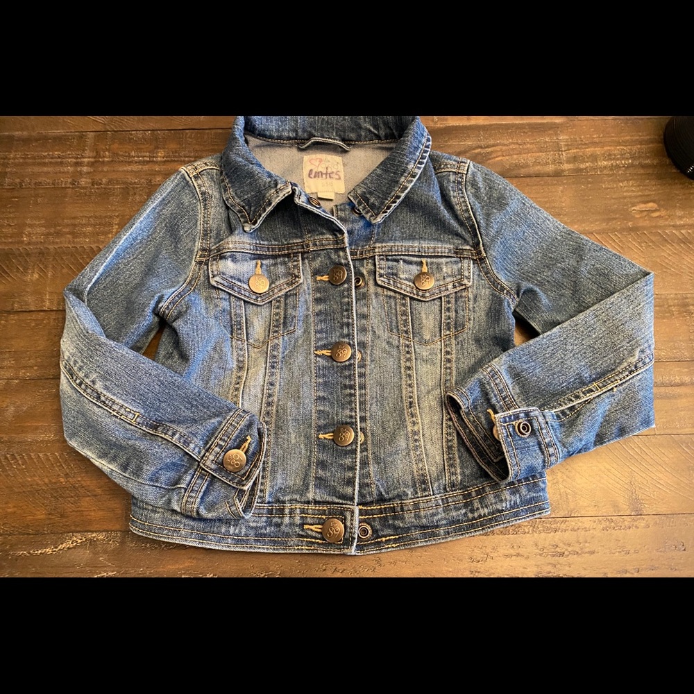 Girls size 5/6 Children’s place jean jacket